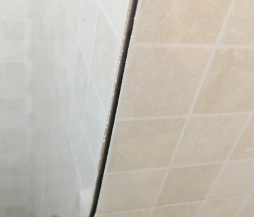 麟游瓷砖空鼓维修公司分享阳台瓷砖脱落的修复过程可以分为以下几个步骤